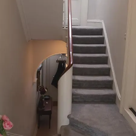 Eglinton Road - Super King - Ensuite *