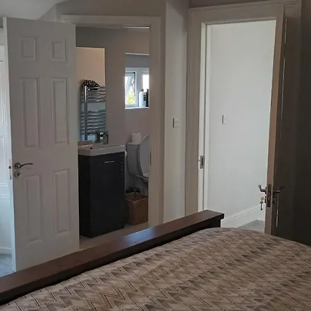 Eglinton Road - Super King - Ensuite * برايْ