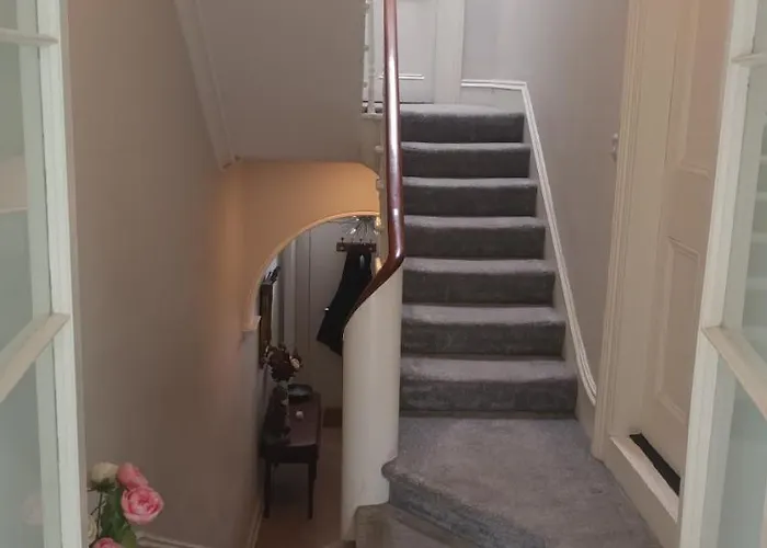 Eglinton Road - Super King - Ensuite *