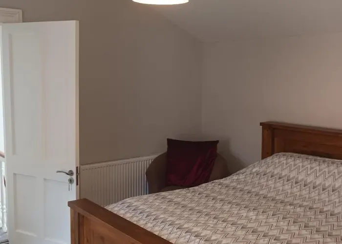 Eglinton Road - Super King - Ensuite Homestay szállás