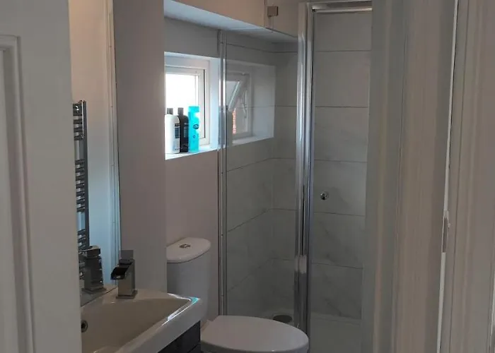 Eglinton Road - Super King - Ensuite